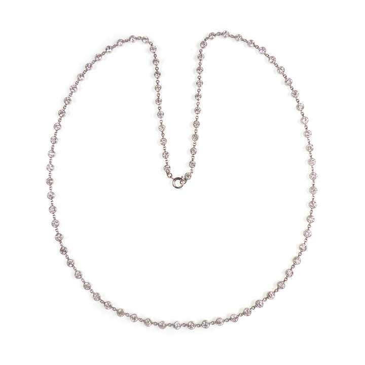 Art Deco platinum and diamond chain necklace, slightly graduated with old round European cut diamonds,